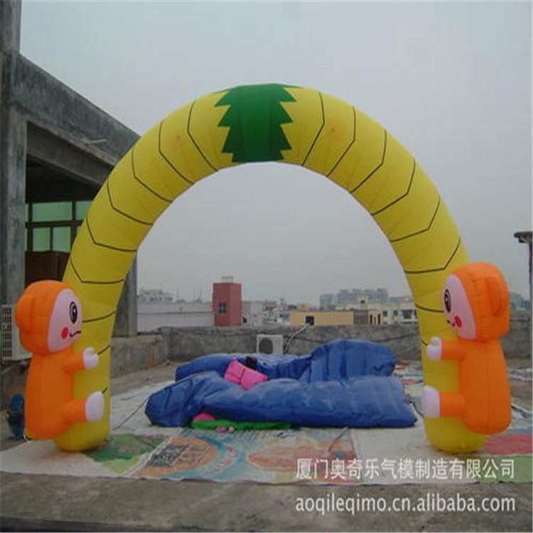 龙江镇卡通猴子拱门